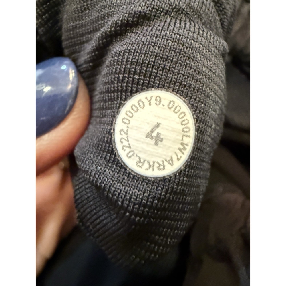 Lululemon Hotty Hot Short II *2.5" Black Women's Size 4 - Picture 9 of 9